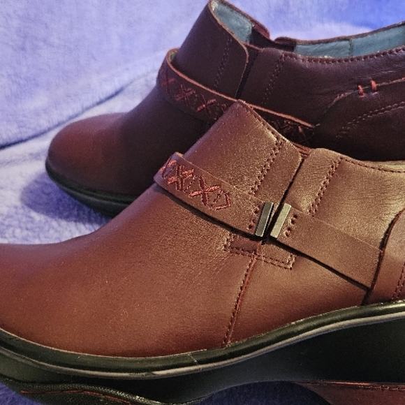 JAMBU CAMBRIDGE Maroon Leather Clogs sz9 - Picture 12 of 15